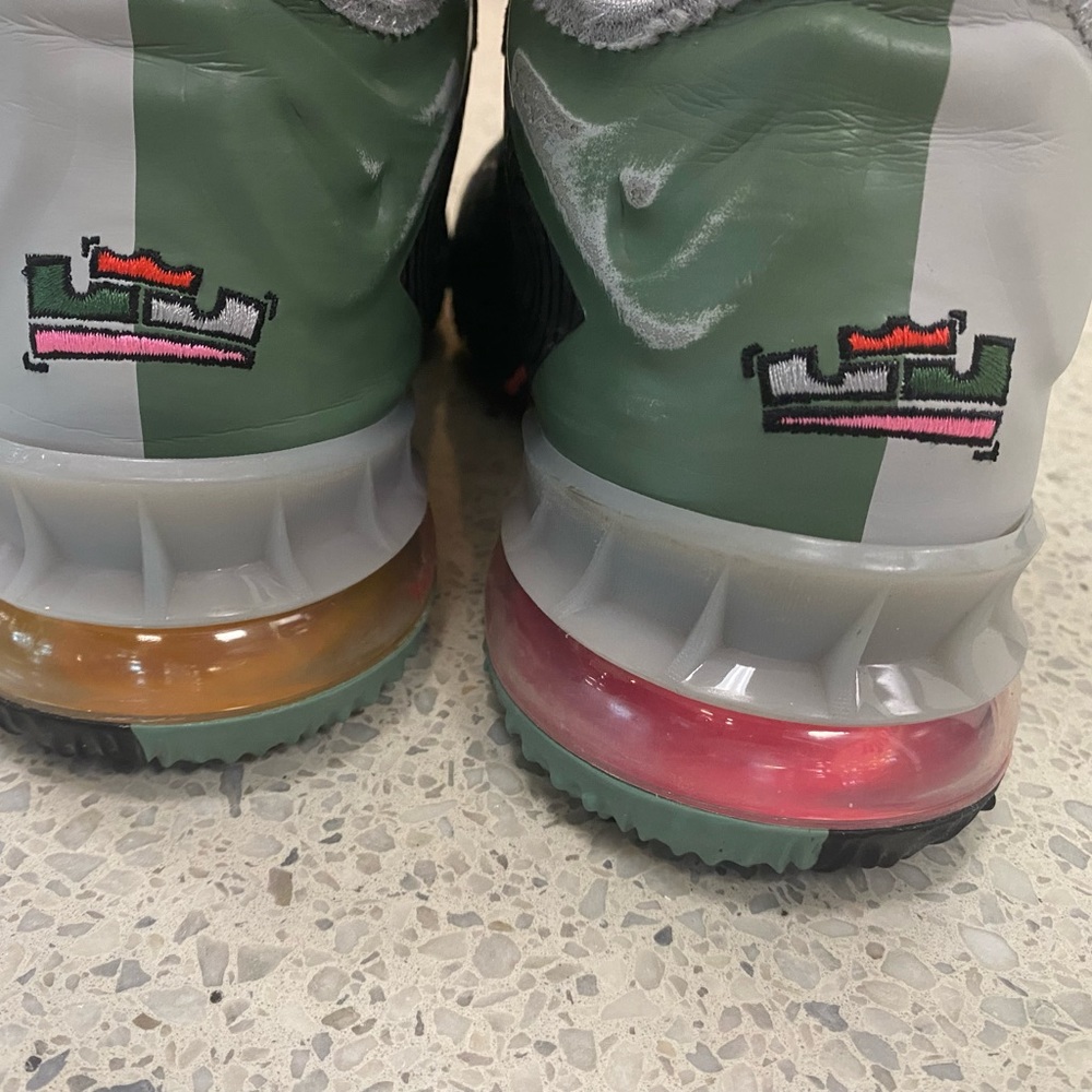 Nike LeBron 18 low bugs vs Marvin